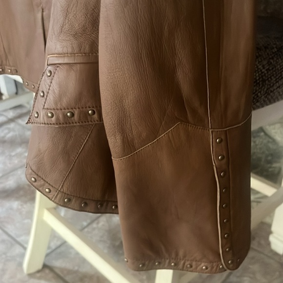 Carlisle Vintage Coffee Brown Studded Leather
Blazer Jacket Size 10 - Picture 8 of 10
